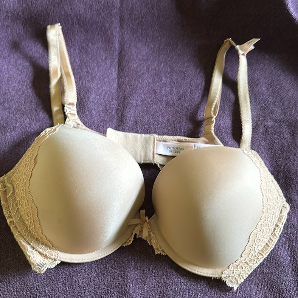 New Victoria’s Secret Dream Angela Push Up Bra 36C